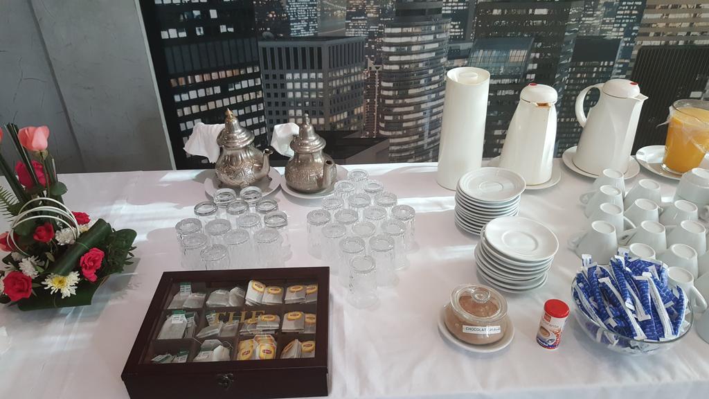 Rania Belmadina Hotel Casablanca Luaran gambar