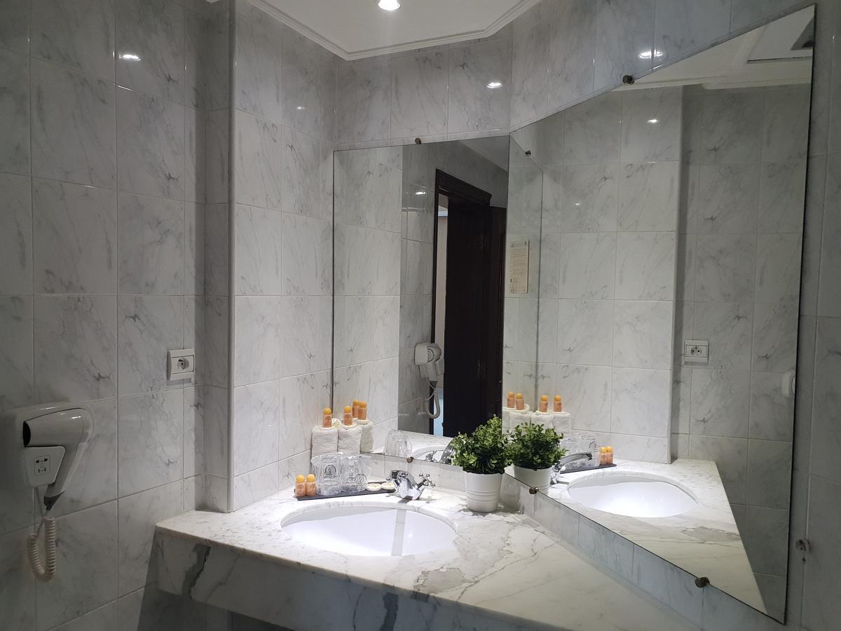 Rania Belmadina Hotel Casablanca Luaran gambar
